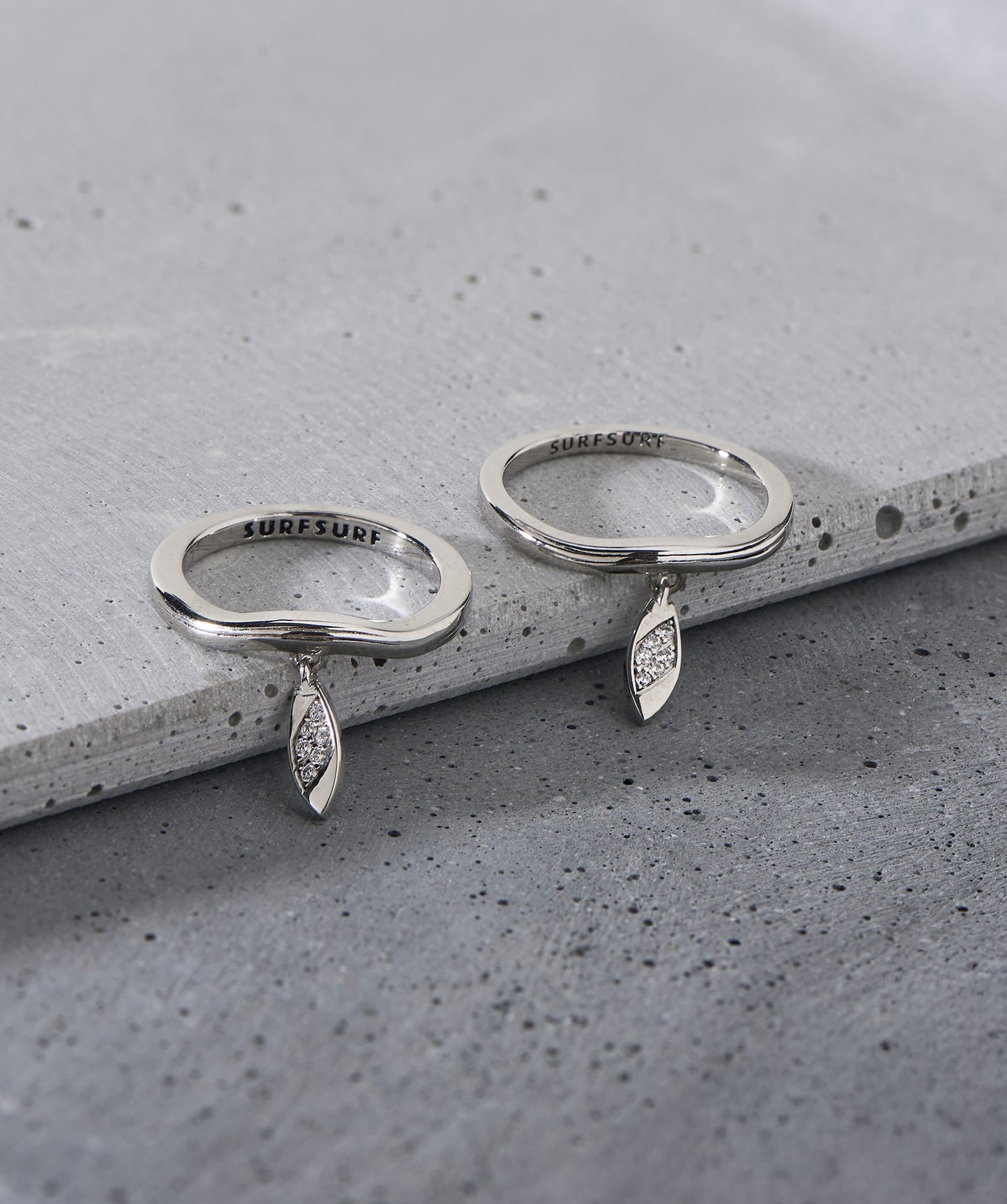Haleiwa Dangle Ring