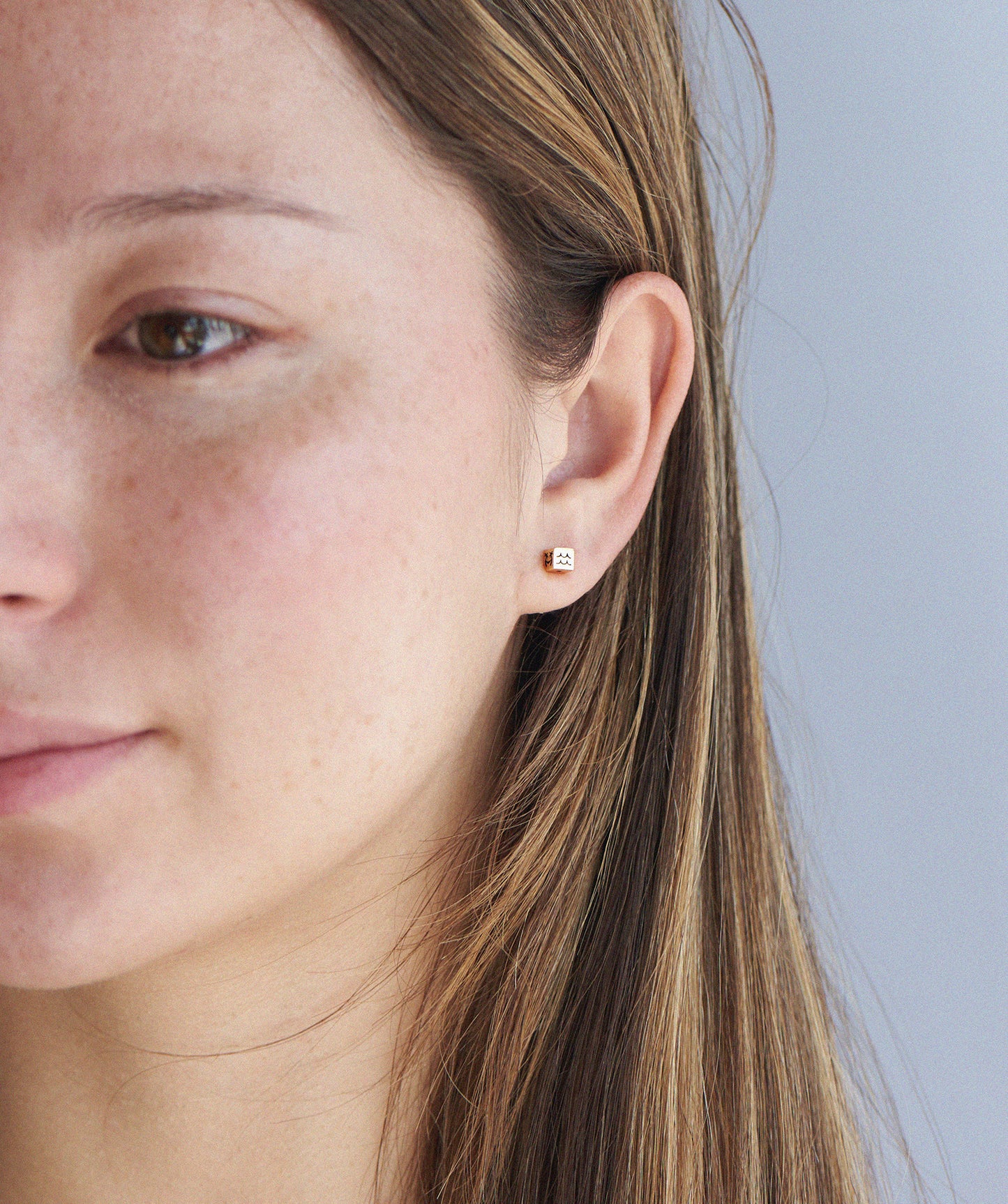 Bukit Cube Stud Earrings