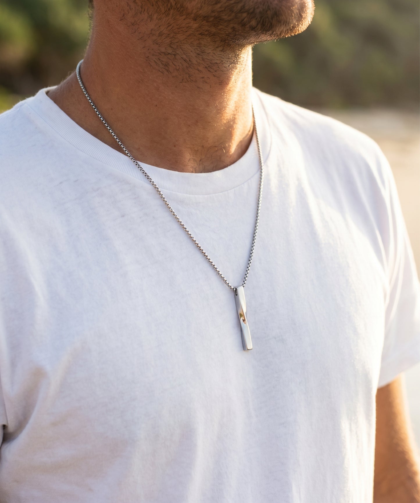 Pico Bar Necklace