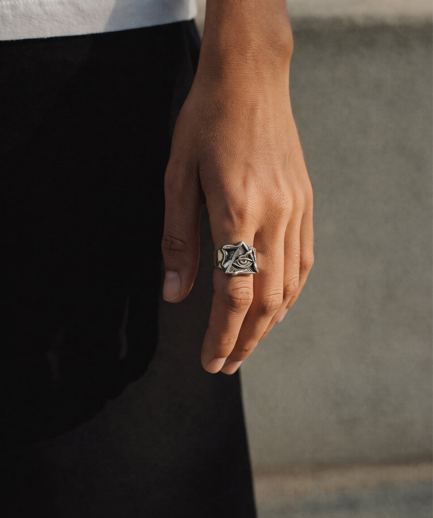 Corvo Eye Ring