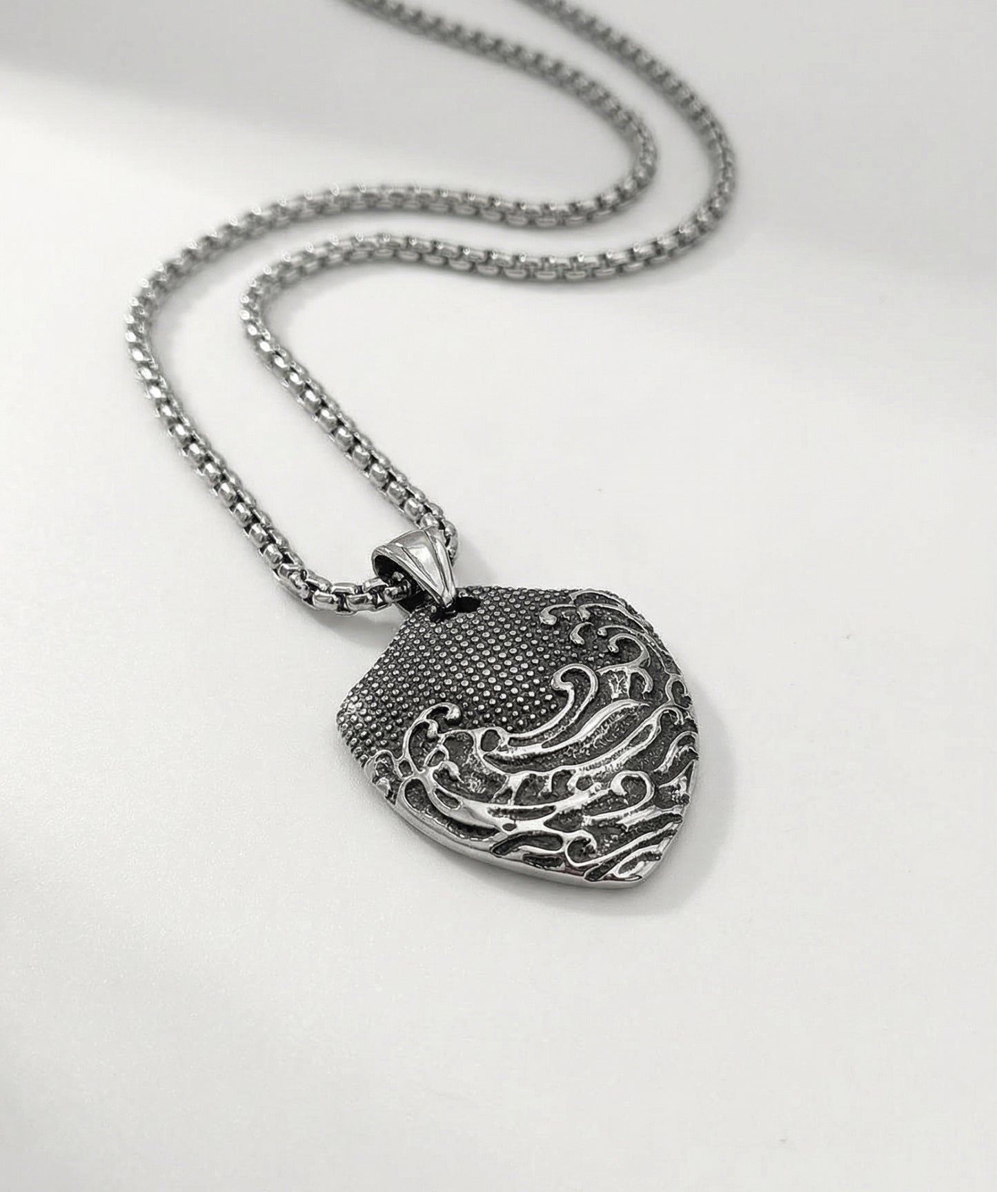 Dungeons Wave Necklace